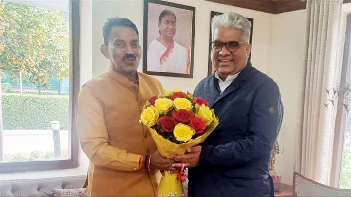 केन्द्रीय वन मंत्री श्री यादव से मंत्री श्री सिलावट ने सौजन्य भेट की